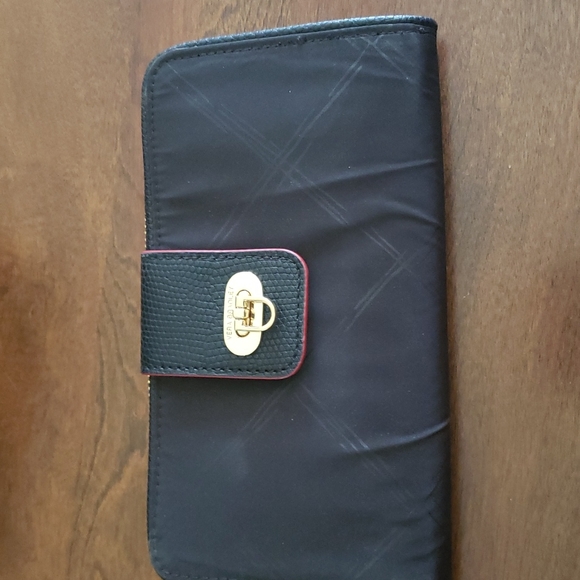 Black Weekender w/Leather Faux Bottom Zip & Wallet - Picture 8 of 11